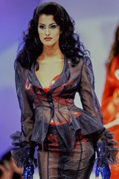 Look 77